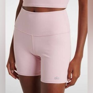 ALO Airbrush Light Pink Shorts - 5 Inch - Large